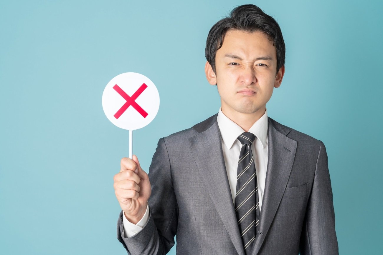 【評価面談にて】厳しい意見を言われたとき、ダメ会社員は「言い方がムカつく」と腹を立てる。優秀な会社員はどうする?