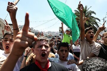 中東、紛争拡大の瀬戸際　イスラエルの敵2人殺害で