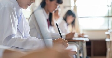 「偏差値の低い子は…」子どもをダメにする無意識の呪縛…“学歴格差”よりも深刻な影響とは?