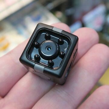 ラジコン目線で撮れる！ 超コンパクトなサイコロ型カメラ