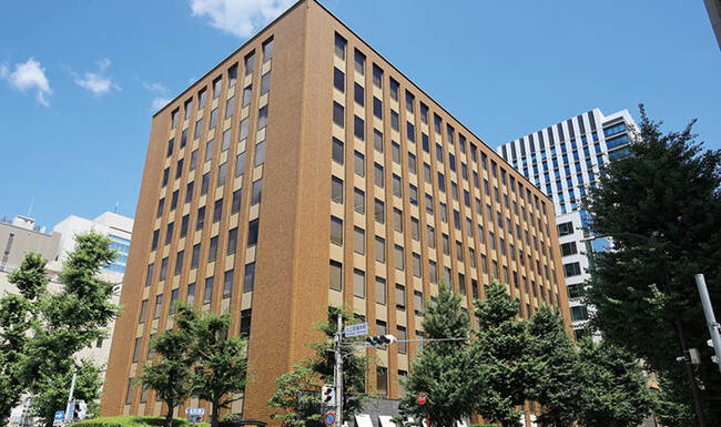 幅広い領域で顧客の信頼を獲得。創業350年余の“総合的な専門商社”