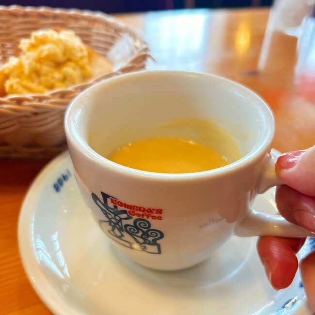 ウマすぎてもっとパンが欲しい!コメダ珈琲の“600円モーニング”濃厚とろっとろで口の中が幸せ!「パンを浸したら最強」「バケツで飲みたいくらい好み」