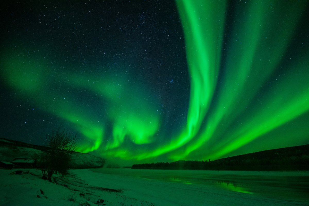 大迫力のオーロラ