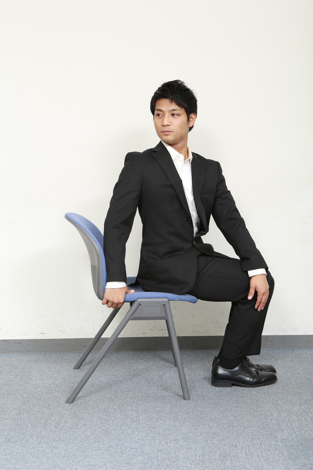「腰痛人生よ、さようなら」<br />しつこい腰痛はヨガで治す
