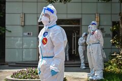 コロナ集団感染の上海病院、激怒した遺族が火葬拒否も