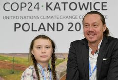 グレタさんの父親、COP26に同行しない喜び満喫