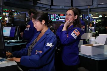 米株好調、景気後退シグナルよそに