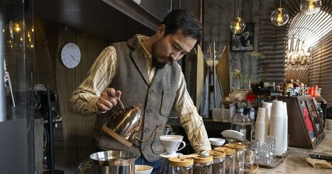 中国コーヒー戦争、奇抜なブレンドで勝負