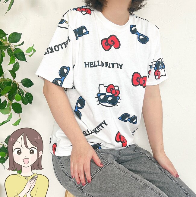 こんなキティちゃん、見たことない…!しまむら×サンリオの「古着っぽトップス」1枚着るだけで大人かわいいんです!