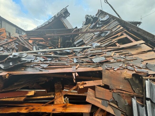 写真：完全に倒壊してしまった住宅