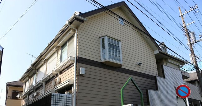 当時、9人の男女が遺体で見つかり、殺人などの容疑で逮捕された白石隆浩容疑者が住んでいたアパート（2018年4月25日撮影、神奈川県座間市）