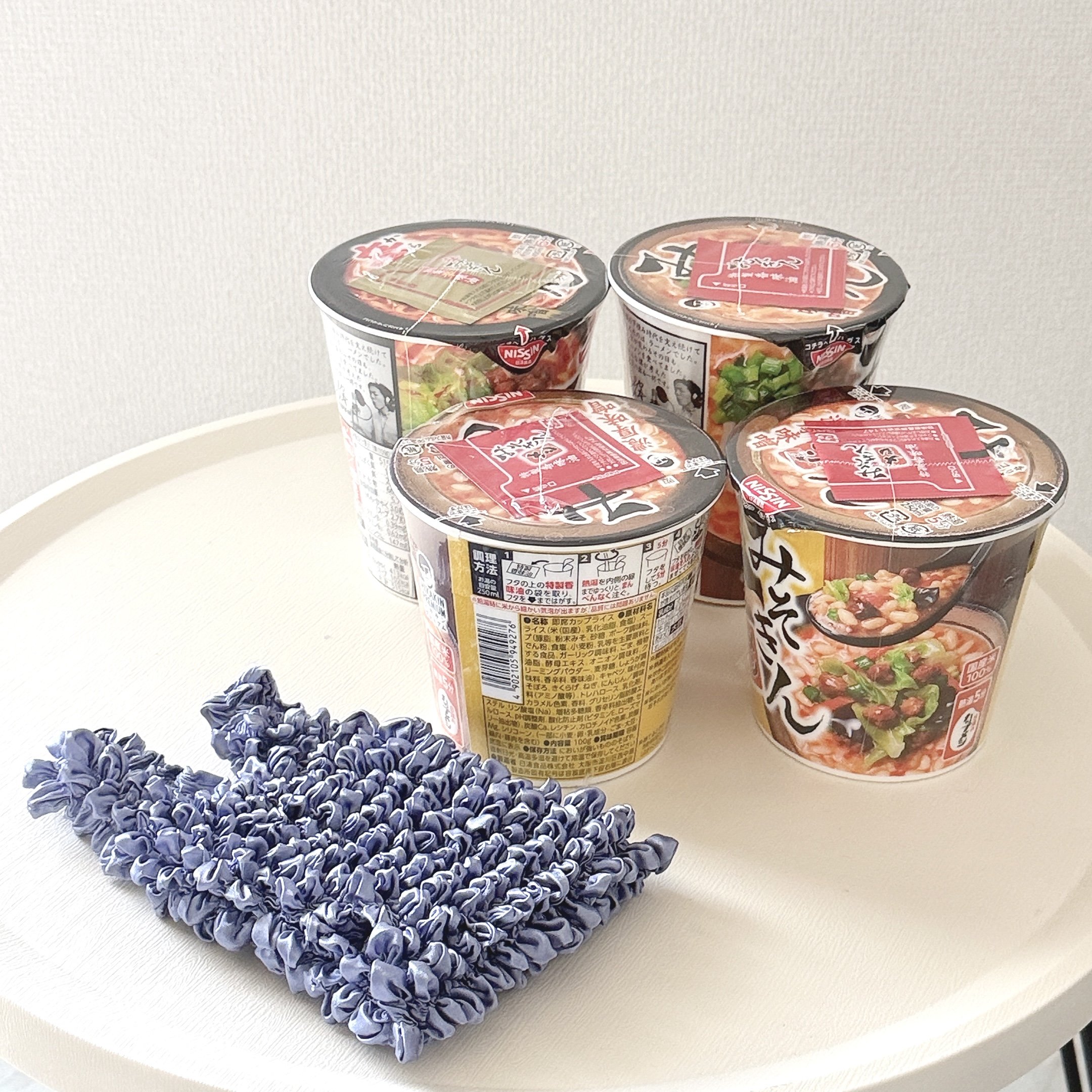 「荷物が入る入る」ダイソー姉妹店の“ビヨーンと伸びるエコバッグ”小さいのに想像以上に入る!「めちゃめちゃ便利」「無造作にカバンに入れられて楽」