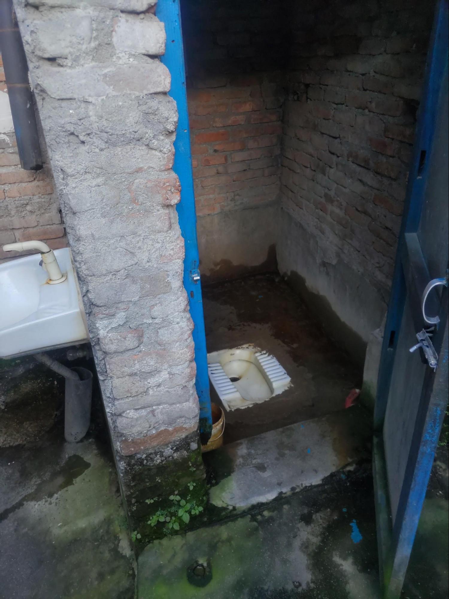 ネパールのトイレ（提供=筆者）