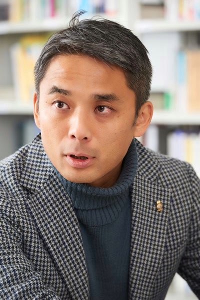 岩瀬大輔さん