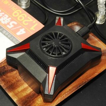 結露注意！ スマホをキンキンに冷やすペルチェ式クーラー