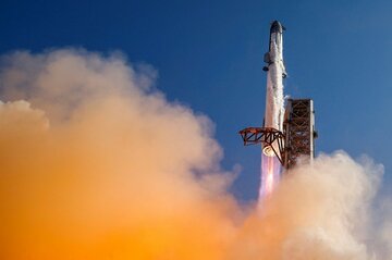 スペースXが「連勝」、政府契約獲得・規制緩和で