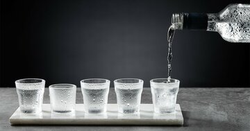 【ロシアンジョーク】ロシア人が1年で最もウォッカを飲むのが少ない月は?