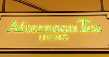 もう普通の財布に戻れないかも…アフタヌーンティーの「ぺたんこミニ財布」薄くて軽いのに、鍵もカードも入って天才！《購入レビュー》