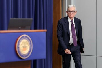 FRB、金利を据え置き　利下げ方針示唆の文言も維持