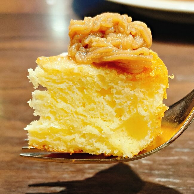 「お腹大満足でした」「疲れも吹っ飛びます」星乃珈琲店の“秋限定やりすぎスイーツ”迫力がスゴすぎる！「糖質の暴力とも言える」「たまらなく美味しい」《実食レビュー》