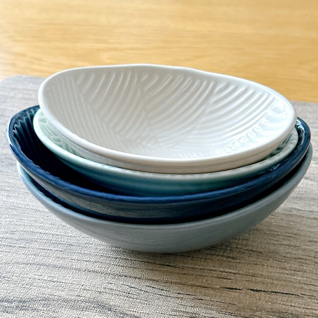 待って、110円に見えないよ…！セリアで見つけた「IKEAにありそうな食器」北欧柄がオシャレで、思わずまとめ買いした！