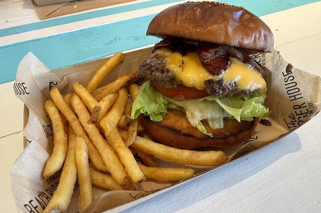 The BEACH BURGER HOUSEで極上のバーガーを。おいしい