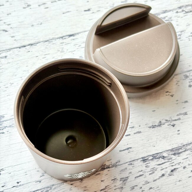 【スタバ】「初日に購入しました」可愛すぎる“カップみたいな小物入れ”家中で使えて天才！「テンション上がります！」「便利に使えそう」《購入レビュー》