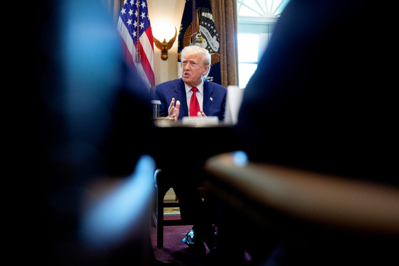 トランプ氏、政府プログラムの23兆円削減案を提示へ - The Wall Street Journal発