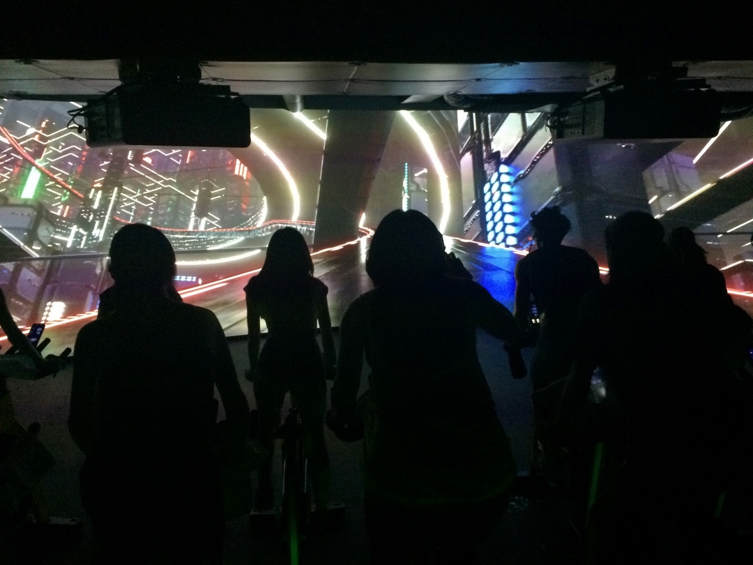 フィットネスクラブ新潮流、「VR」「低酸素」で楽しくラクに鍛える!