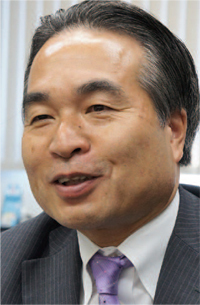 2012年2月期の既存店売上高は5期ぶりに前年実績をクリア<br />小型SM「まいばすけっと」とネットスーパーで成長戦略描く!