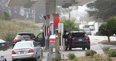 原油はもう一段高、強気派「悲観しすぎ」を警告