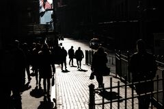 コロナ理由の米失業者が減少傾向、オミクロン感染後退で
