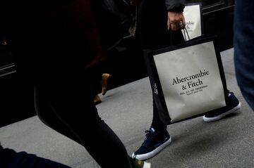 米小型株に「売られすぎ」の声、買い場探る動きも