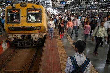インドが株式市場でも中国超え？　人口世界一で
