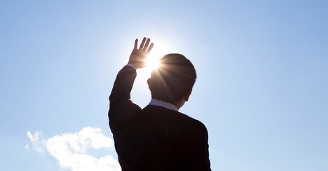 「青空を見るだけで健康になる」の科学的エビデンス、眼科医が教える「目のすごい機能」