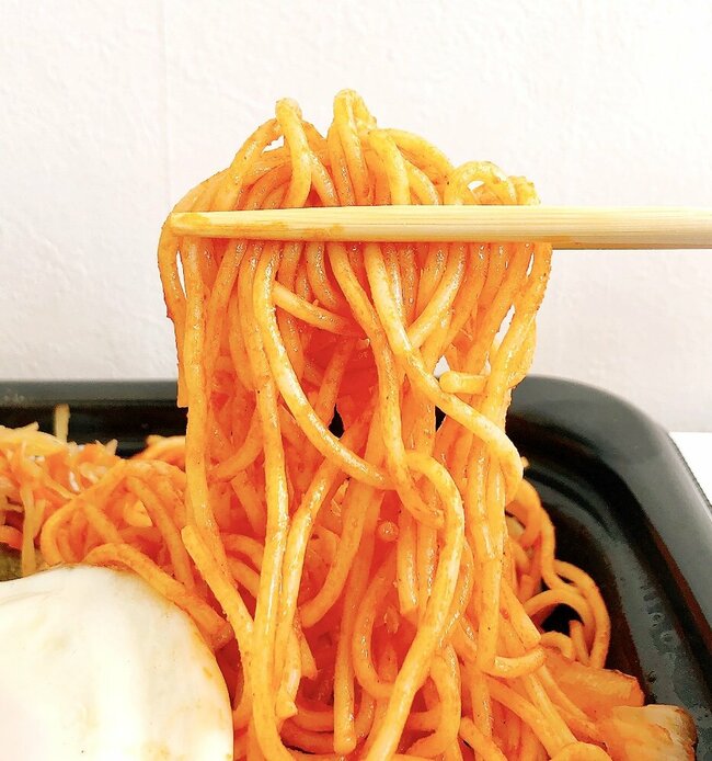 「バカの弁当」「頭わるい」ほっともっとの“1200kcal超え弁当”おかずぎっしりでお腹パンパン！「これでいいんだよ感スゴい」