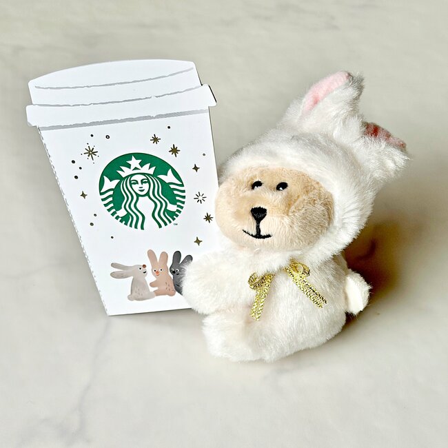【スタバ】「可愛くて、キュン!」「2個買お!」秋限定の“もふもふグッズ”ドリンク券付きでお得感すごい!「絶対にGETします〜!」「欲しかったけど残っててよかった」《購入レビュー》