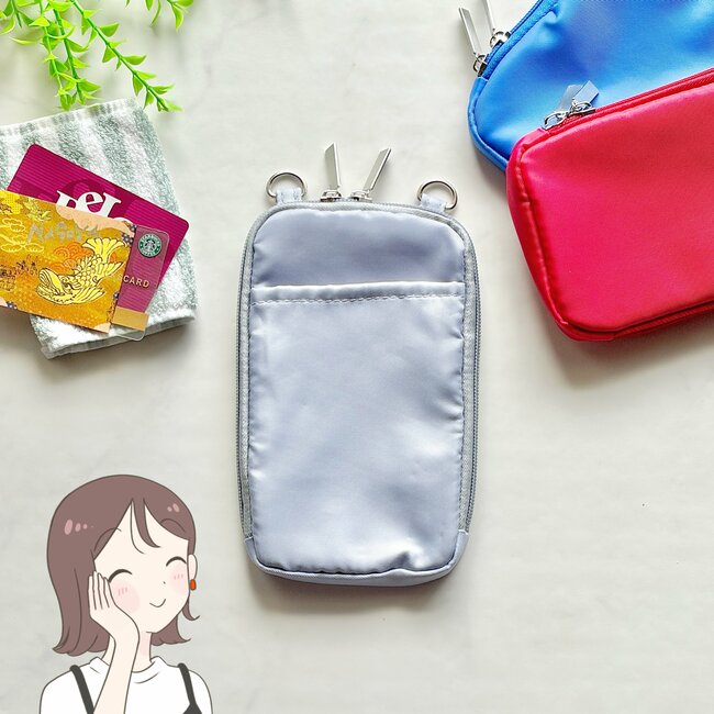 便利すぎて3色まとめ買いした！ダイソーの“財布がわりになるポーチ”お散歩や旅行で大活躍！「ガバッと開いていい」「内ポケットたくさんあって助かる」《購入レビュー》