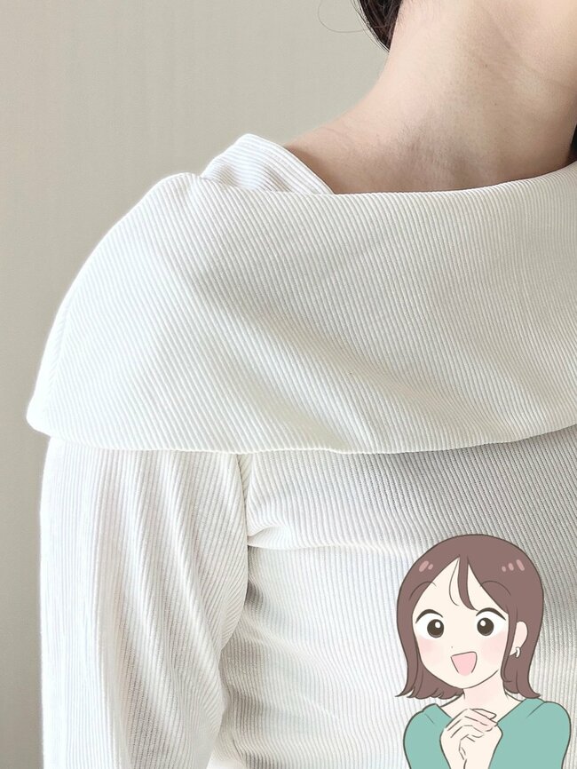 「色違いで購入しました!」ハニーズの“華やかトップス”着るだけでスタイル良く見えてうれしい!「二の腕が太く見えない」「体が細見えする」