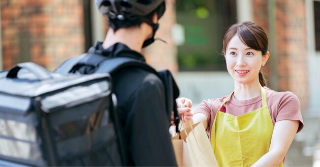 ウーバーイーツ配達員のイメージ画像