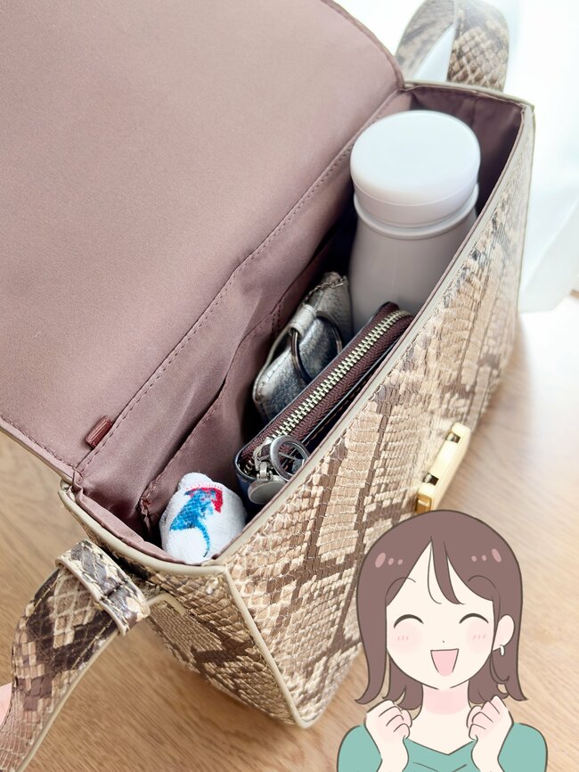 こういうのが欲しかった…!コメダ珈琲の「コメダおじさん柄ボトル」ハンドル付きだし、ドリンクが6時間経っても温かいんです!