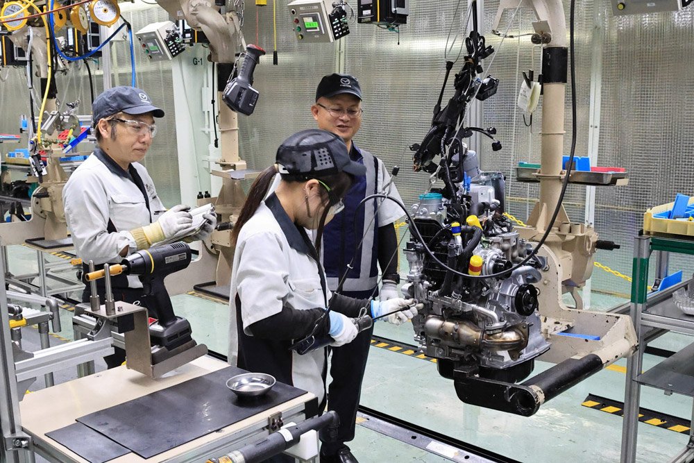 マツダ「新型ロータリーエンジン」専用工場を見学!“匠”による手作り感は今も強かった