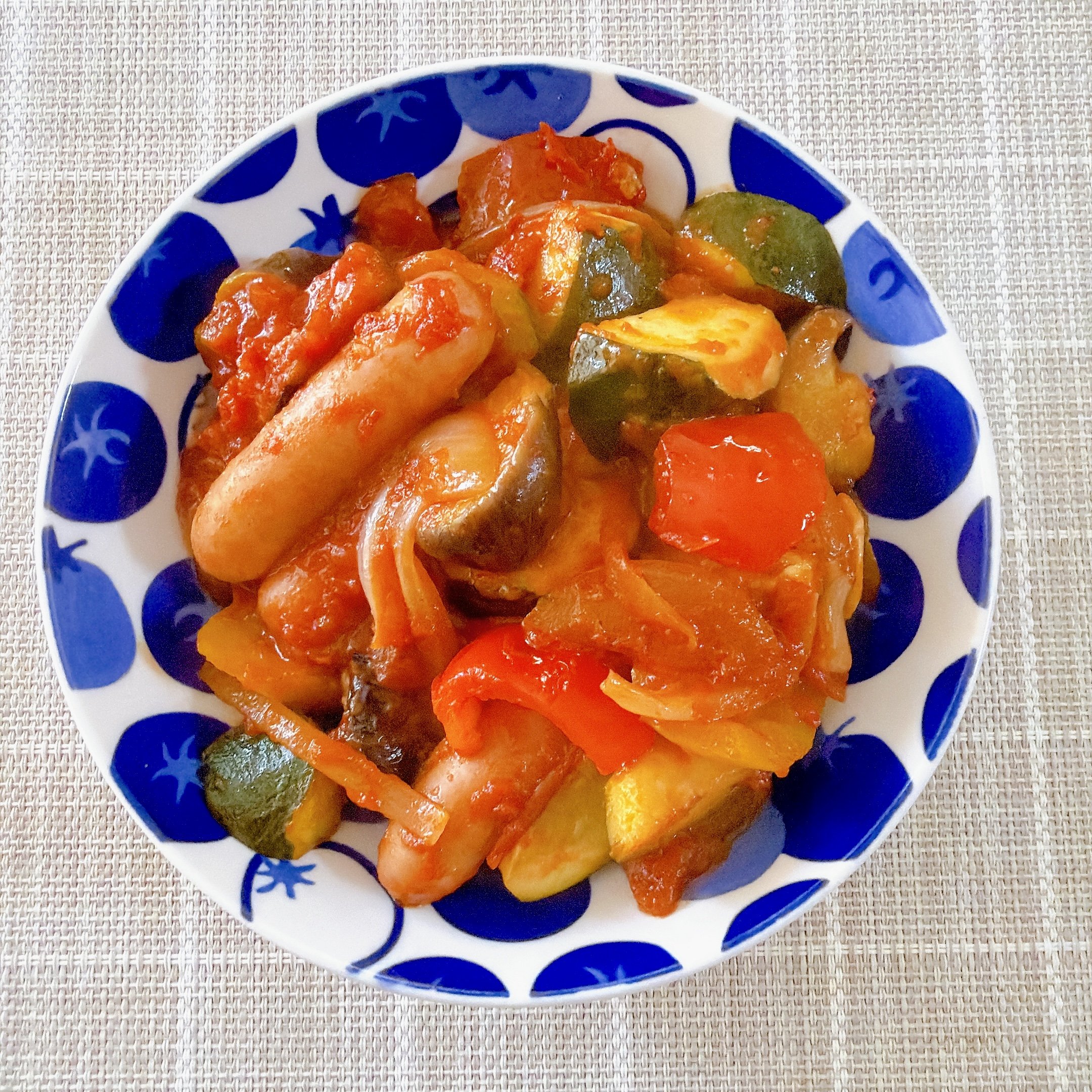 思わずまとめ買いした！セリアの「昭和レトロな食器」かわいすぎて出番が止まらない！《購入レビュー》