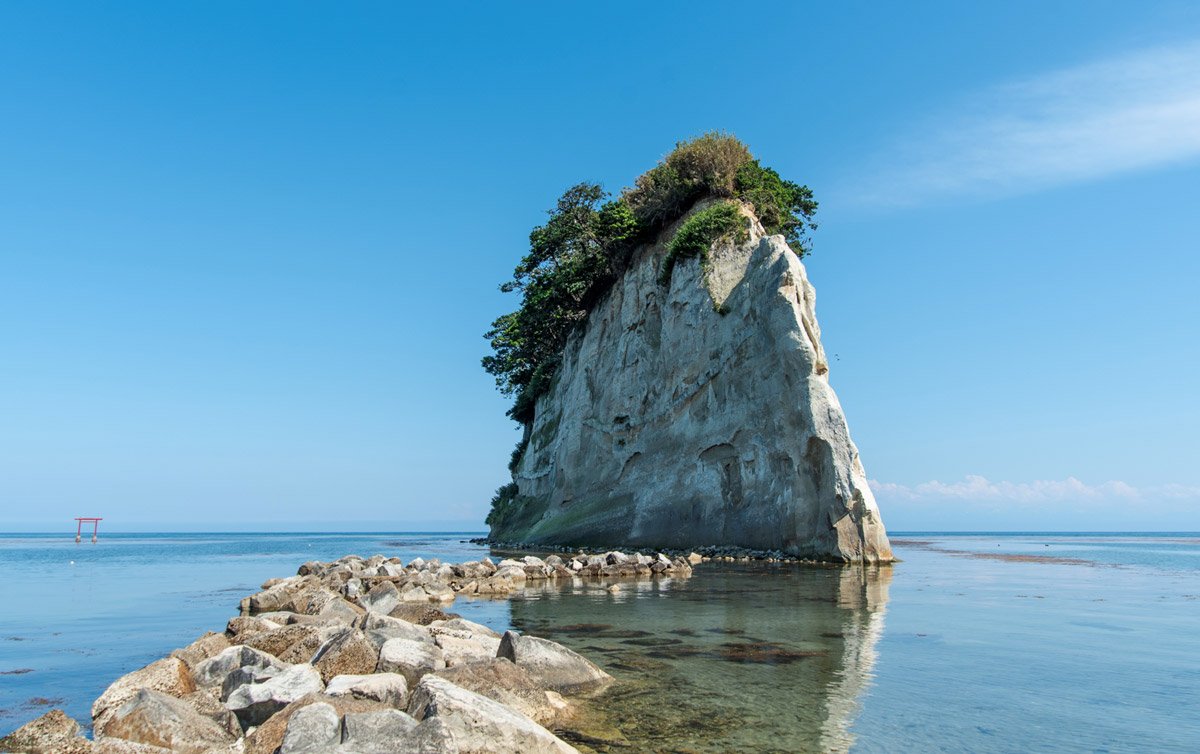 見附島