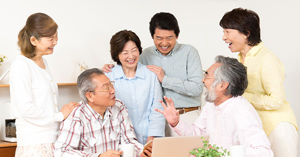 定年後に「昔の肩書自慢」は嫌われる!? シニアの友達づくりも名刺がカギ
