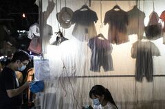 景気回復目指す中国、頼りは露店商の復活？