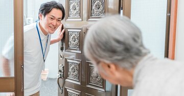 ヤクルトが親を見守る?クロネコヤマトや郵便局も参入、「同居しない介護」を変える新サービスとは