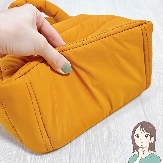 「こういうバッグ待ってました」「長財布もラクラク入る」GUの“ふわふわミニバッグ”まるっこいデザインがかわいい!「荷物も守られる感じ」「使いやすい」《購入レビュー》