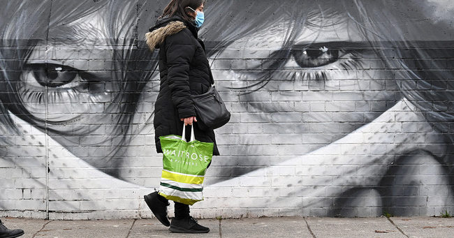 写真：ロンドン,イギリス,マスクをかぶった人