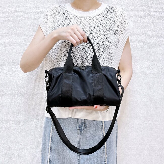 「取り寄せてでも買って良かった」「ヘビロテ確定」無印良品の“万能ミニバッグ”見た目以上に荷物が入って大助かりです!「みんな買ってほしい」